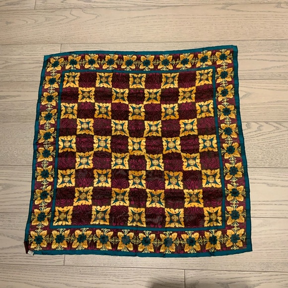 Vintage Hardy Amies London Square Scarf - Picture 5 of 14